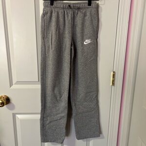 Nike Grey Sweatpants in kids L